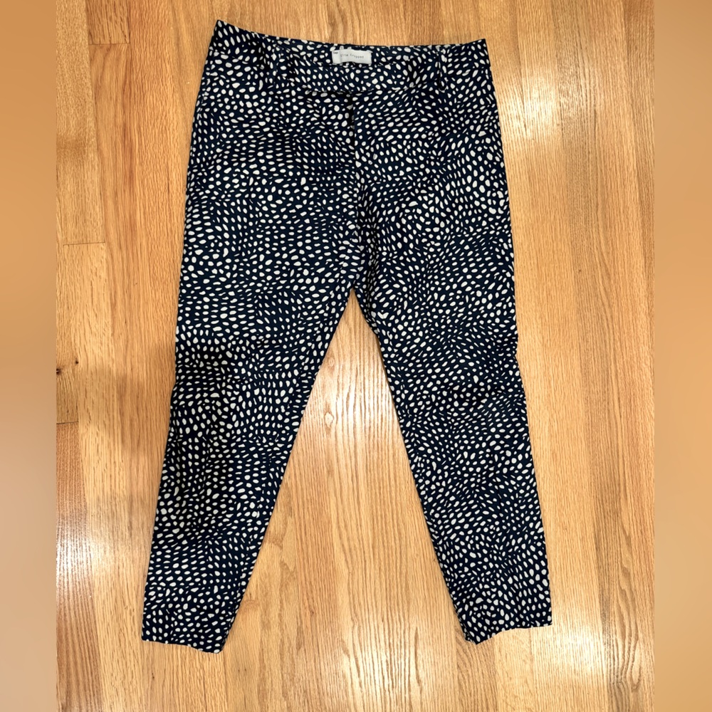 GAP slim cropped pants, size 6, stretch cotton, blue and white pattern.